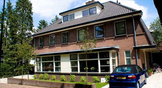 Nieuwbouw 2-onder-1 kapwoning in jaren '30 stijl Nieuwbouw 2-onder-1 kapwoning in jaren '30 stijl